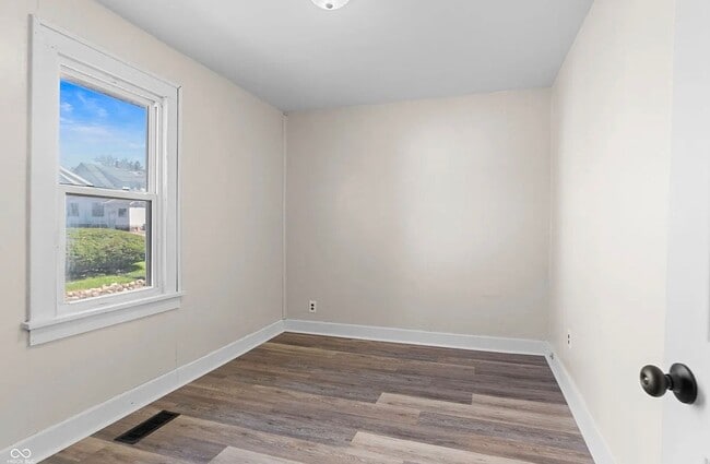 Building Photo - 618 W 22nd St