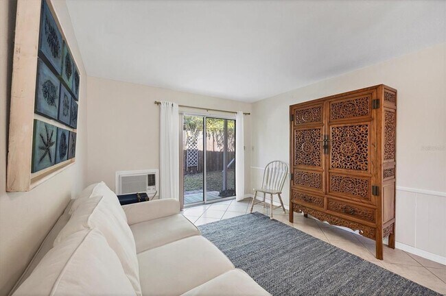 Foto del edificio - 3101 Bee Ridge Rd