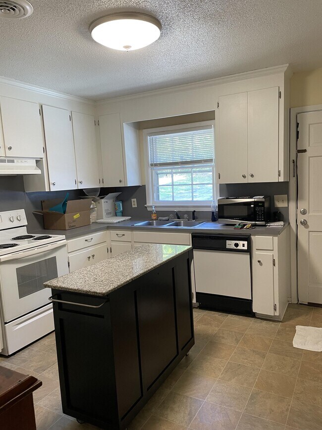 230 Park Ln, Newton, NC 28658 Townhome Rentals in Newton NC