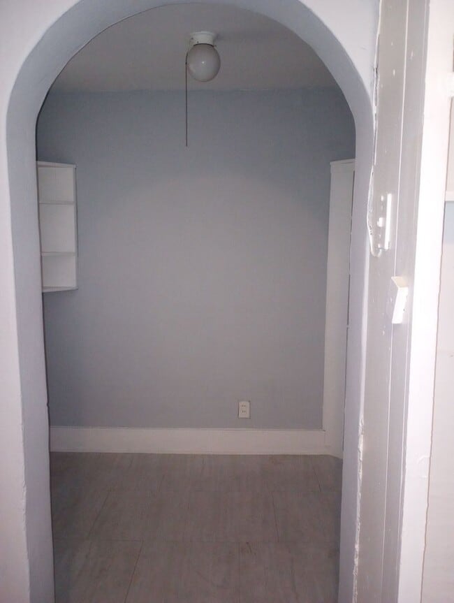 Building Photo - Cute 3-Bedroom 1-bath House in the Churchi...