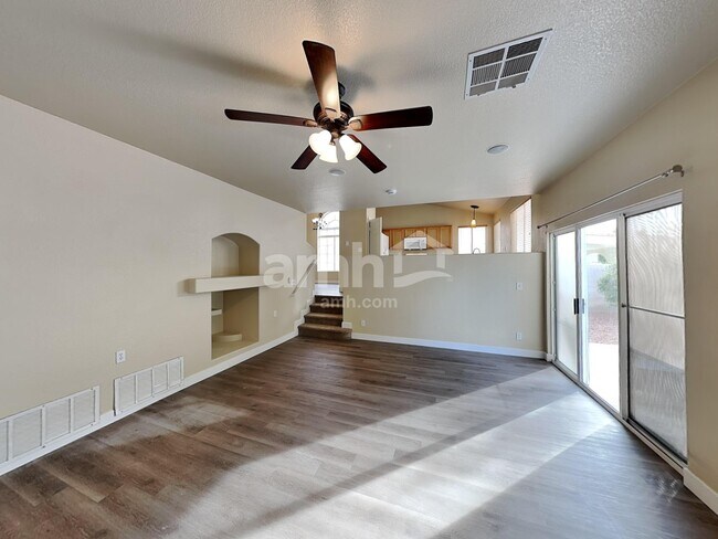 Building Photo - 9563 Lavarun Ct