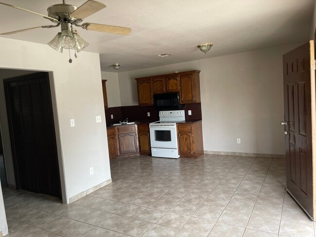 Building Photo - 4503 E Richardson Rd