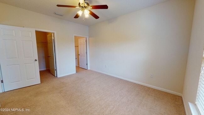 Building Photo - 8201 Green Parrot Rd