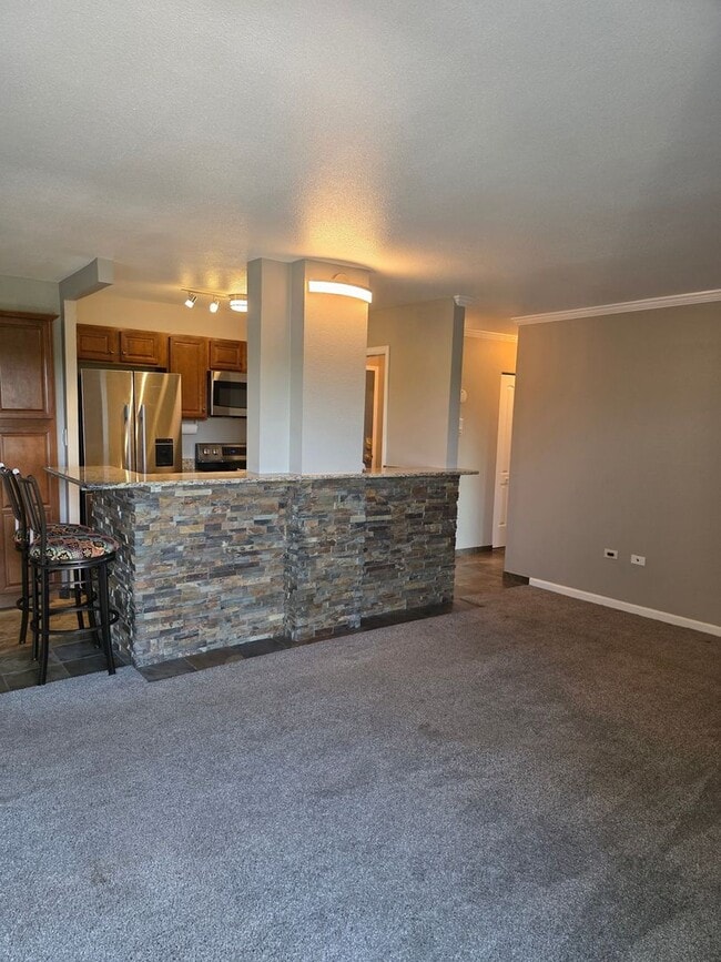 Building Photo - Remodeled 1 BDR in Capital Hill.  Location...