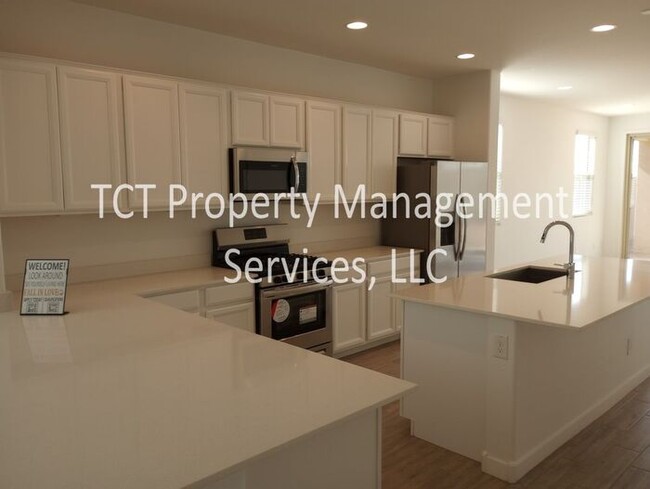 Building Photo - Three Bedroom New Build in Western Enclave!