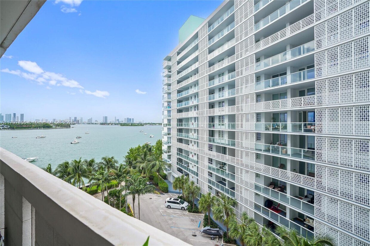 Foto principal - 800 West Ave