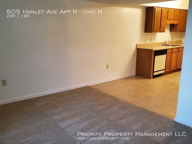 Building Photo - 605 Hamlet Ave