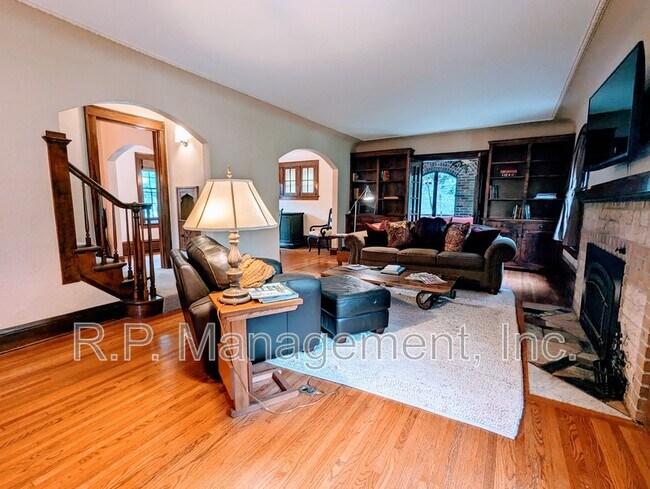 Foto del edificio - 1720 Hillcrest Ave