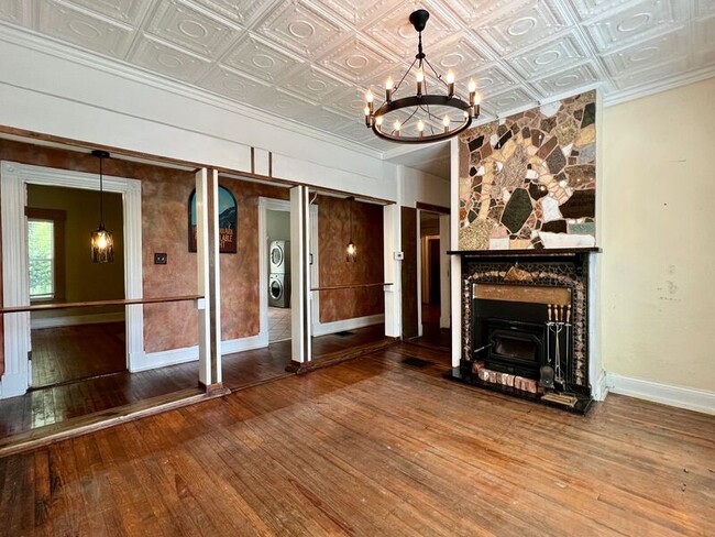 Foto del edificio - 120 Clingman Ave