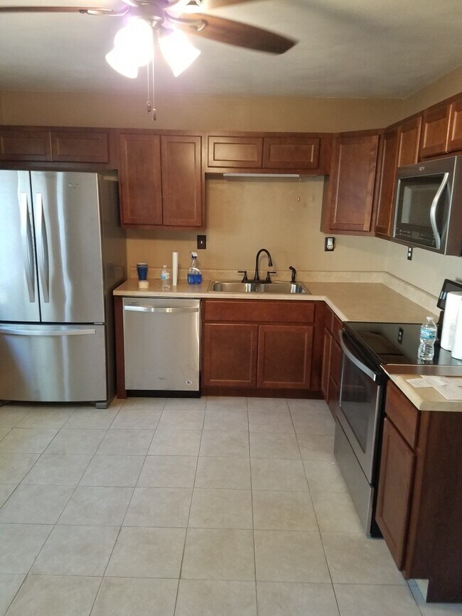 335 Bargraves Blvd, Troy, IL 62294 Townhome Rentals in Troy IL