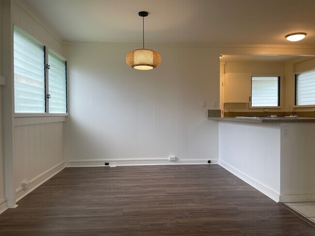Building Photo - 1449 Ulupuni St
