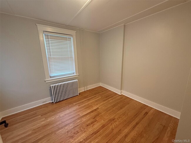 Building Photo - 21 Lake St