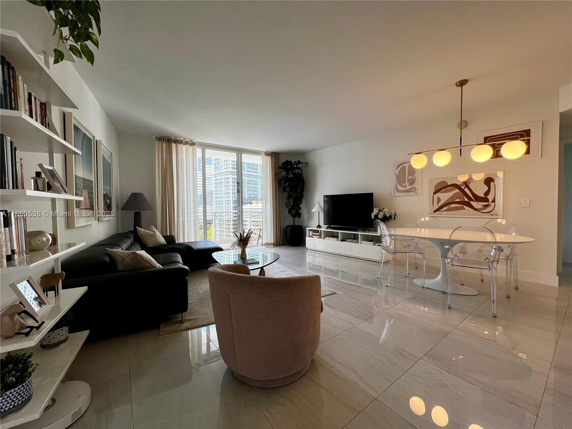 Foto principal - 901 Brickell Key Blvd