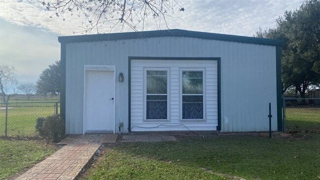 Foto del edificio - 32910 Morrison Rd