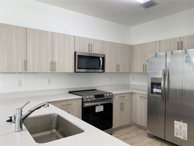 Building Photo - 15540 SW 136th St