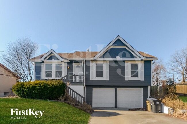 Building Photo - 704 York Dr