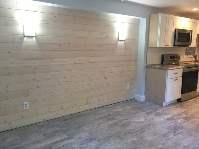 Foto del edificio - 16 Sherwood Dr