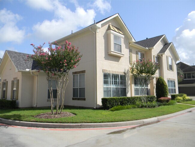 Foto del edificio - 4302 Lake Walk Ct