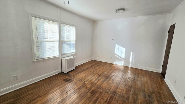 Foto del edificio - 68-09 Alderton St