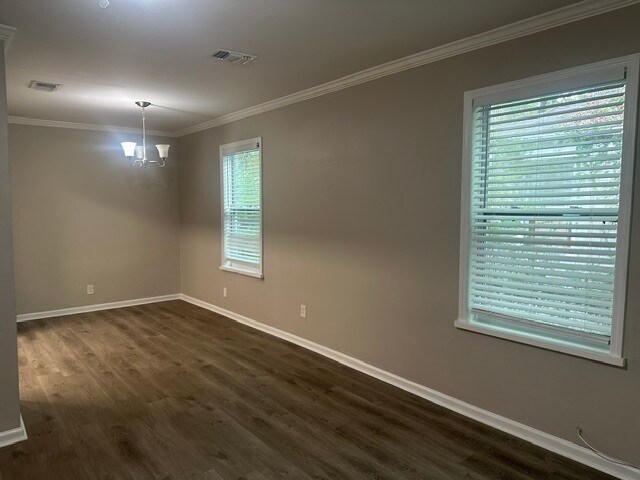 Foto del edificio - Updated 3 Bedroom Home With Washer And Dryer Included