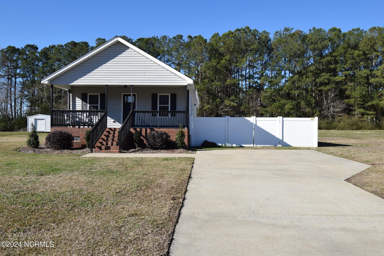 3328 Taylors Pointe Dr, Winterville, NC 28590 House Rental in