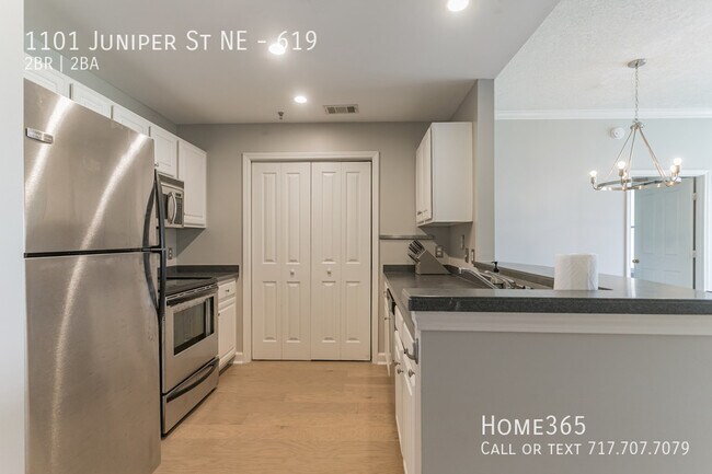 Building Photo - Beautiful 2 Bedroom 2 Bathroom Condo - Rea...