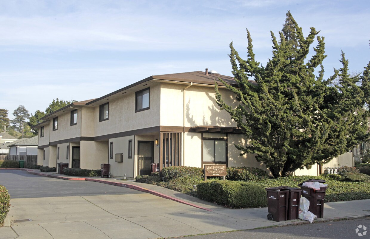 Primary Photo - Montgomery Street Apartments