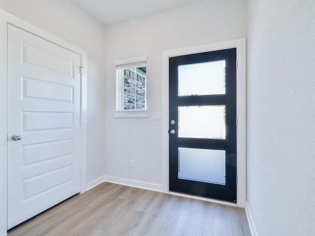 Foto del edificio - 8583 Blueberry Ash St