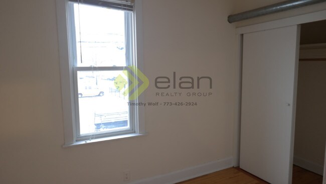 Foto del edificio - 2414 W Byron St