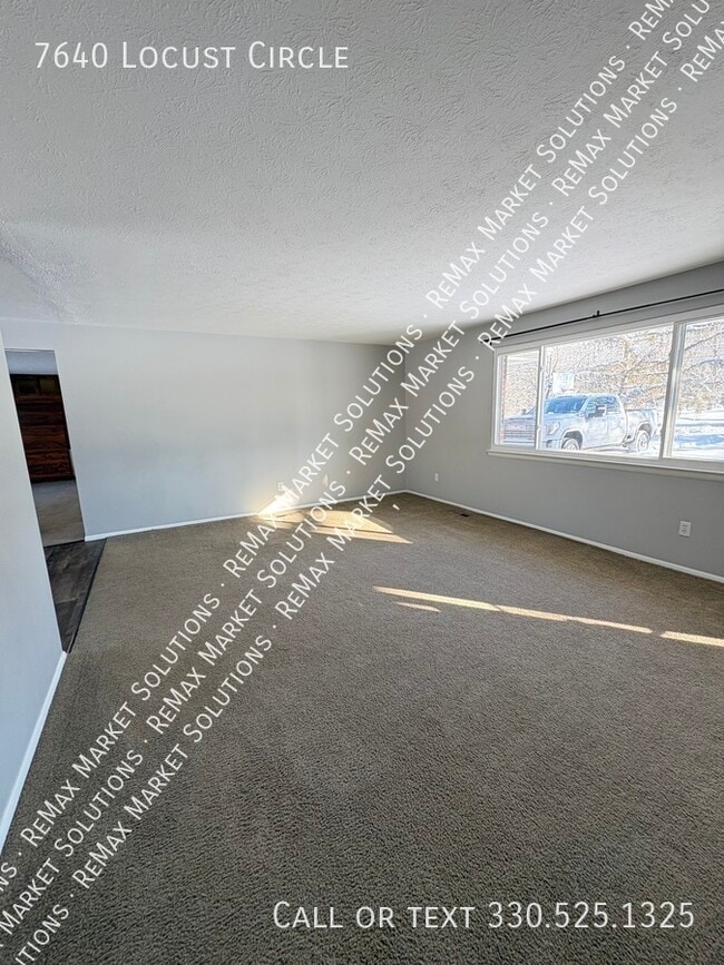 Foto del edificio - 7640 Locust Cir