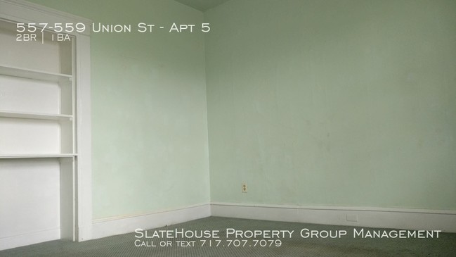 Building Photo - Spacious Apartment with 2 floors!