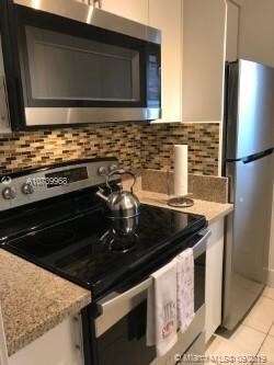 Foto del edificio - 1395 NE 167th St