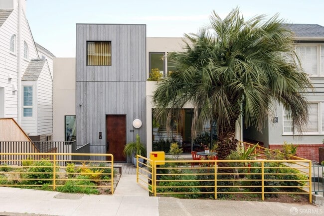 Foto del edificio - 135 Graystone Terrace