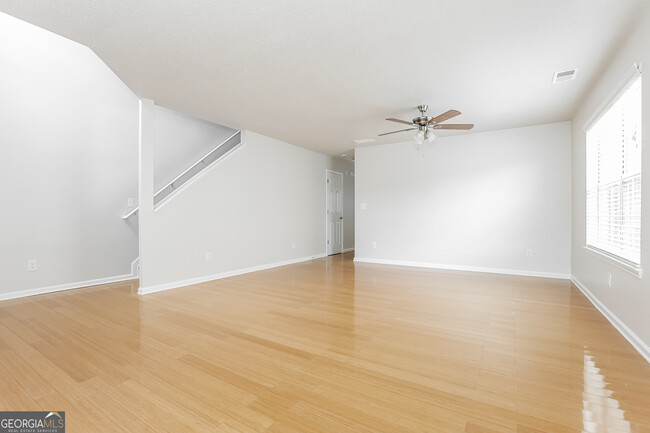 Foto del edificio - 3005 Pebble Creek Ln