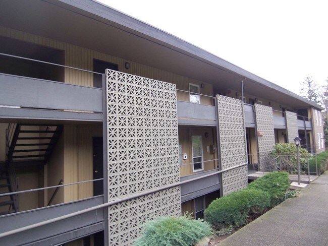 Building Photo - Apartment in Queen Anne