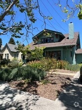 Building Photo - 634 Walnut Ave