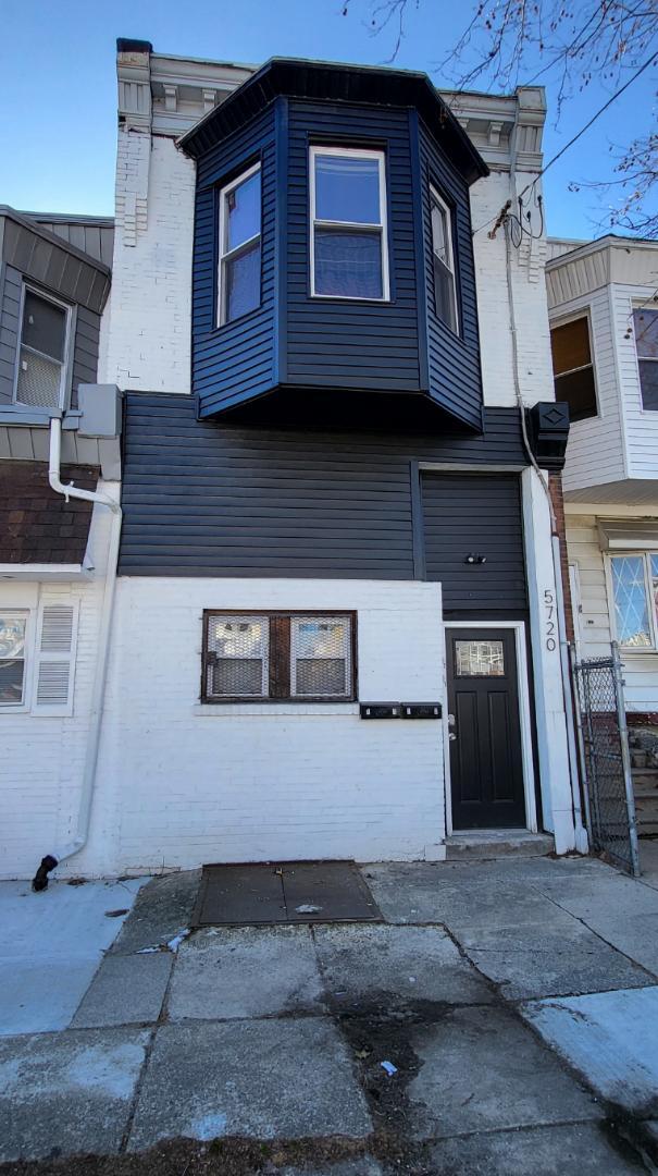 Foto del edificio - 5720 W Girard Ave