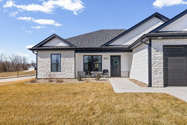 Building Photo - 5909 Serviceberry Terrace