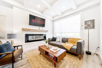 Building Photo - 15809-15897 97 Ave NW