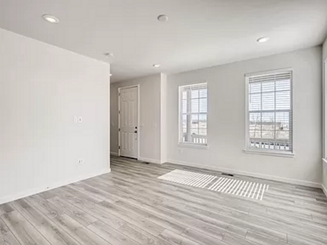 Foto del edificio - $500  Move in Special!! 2B/2.5B Pair Home ...