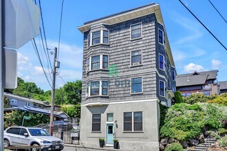 Building Photo - 317 Lakeside Ave S