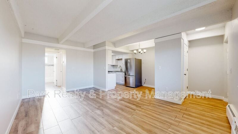 Photo - 800 W Belleview Ave