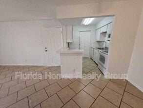 Building Photo - 2855 Winkler Ave