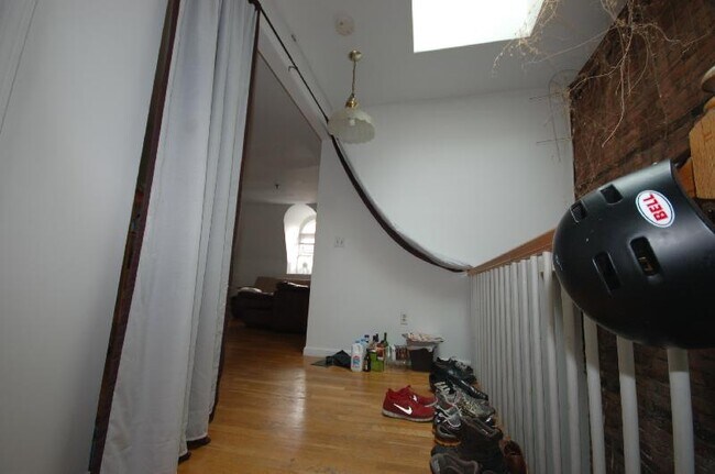 Building Photo - 168 Northampton St