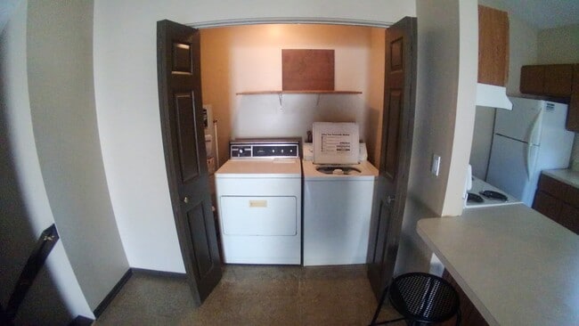 Laundry - 1302 Albert Ave