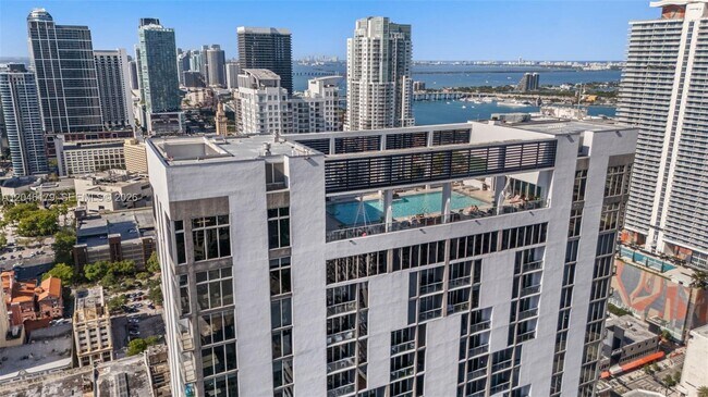 Foto del edificio - 151 SE 1st St