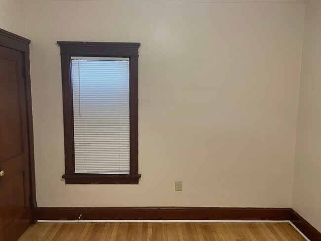 Building Photo - 3335 N 28th St