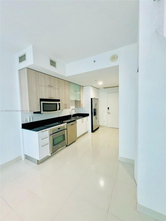 Foto del edificio - 60 SW 13th St