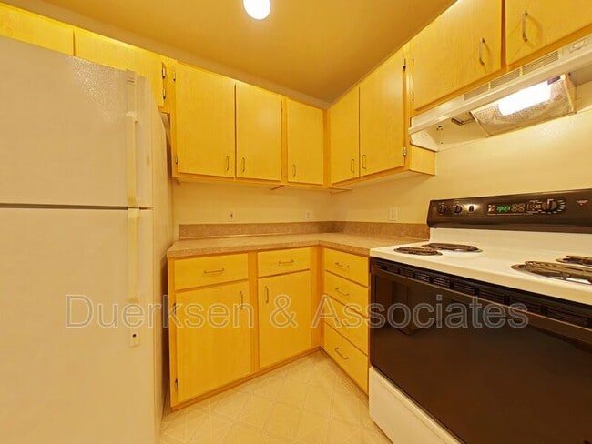 Building Photo - 911 NW Anjni Cir