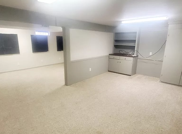 Primary Photo - ELEGANT NOBLE HOME